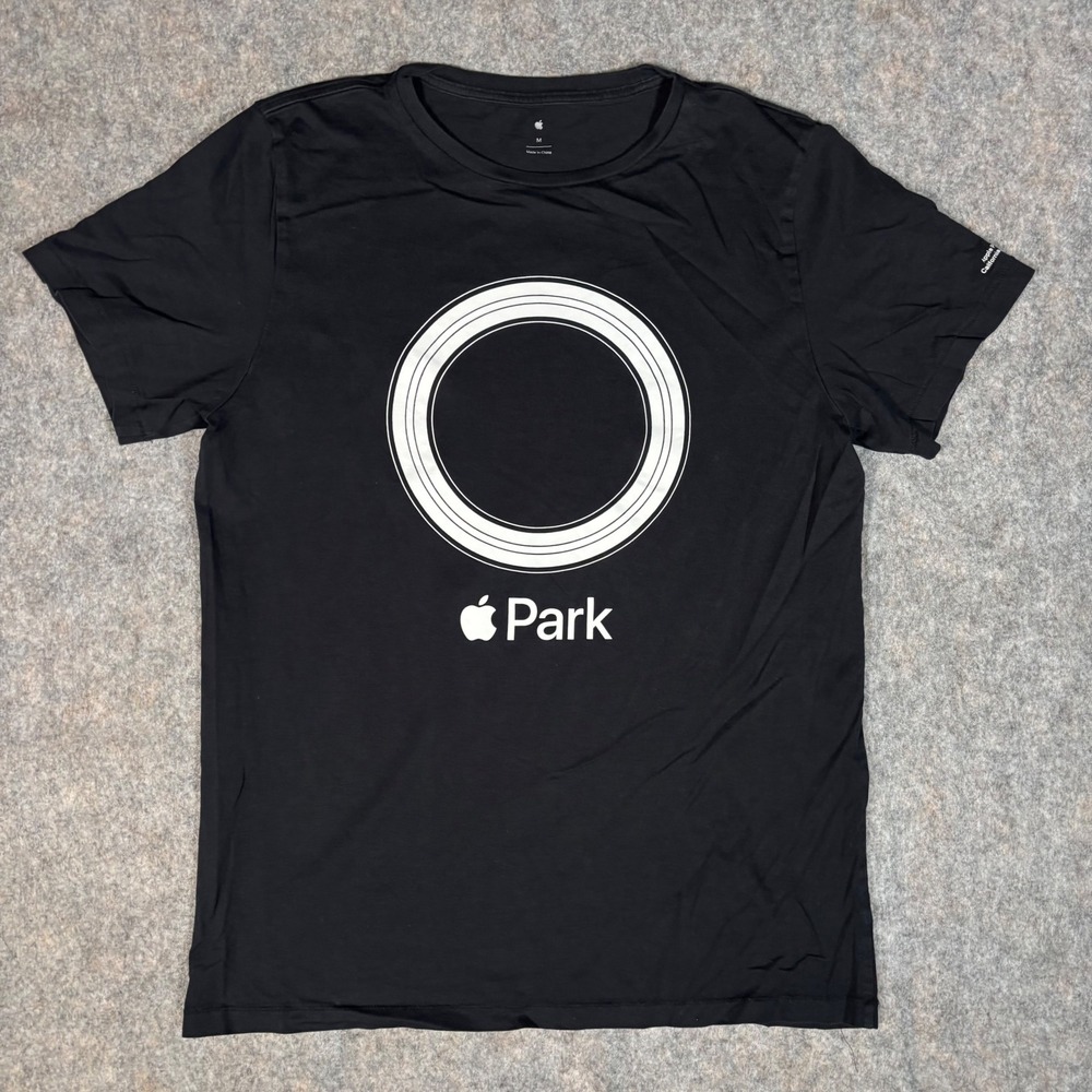 Apple Park Graphic T-Shirt Mens Medium Black Excellent Short Sleeve Ring‎ Logo